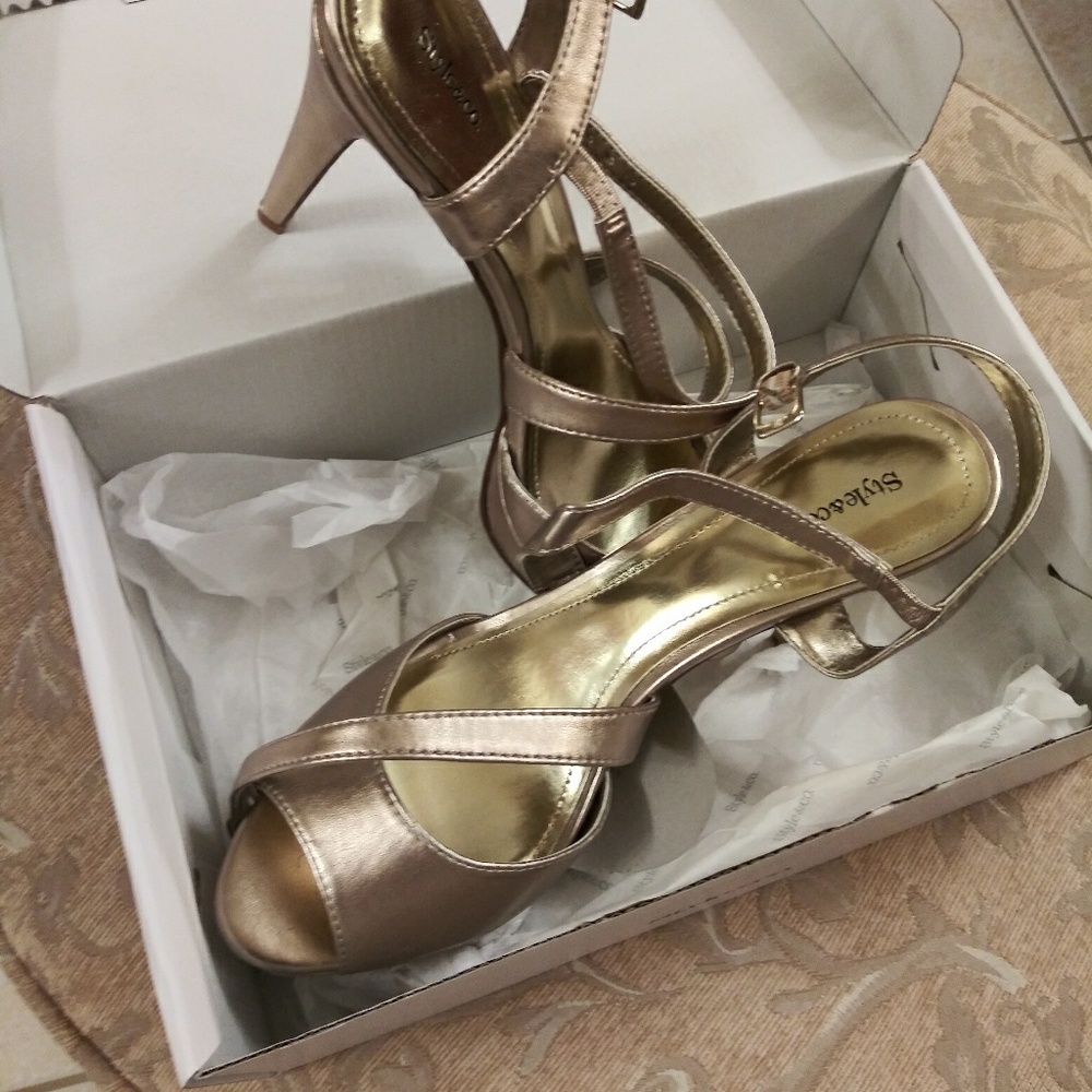 Gold Shoes- no further reduction in price